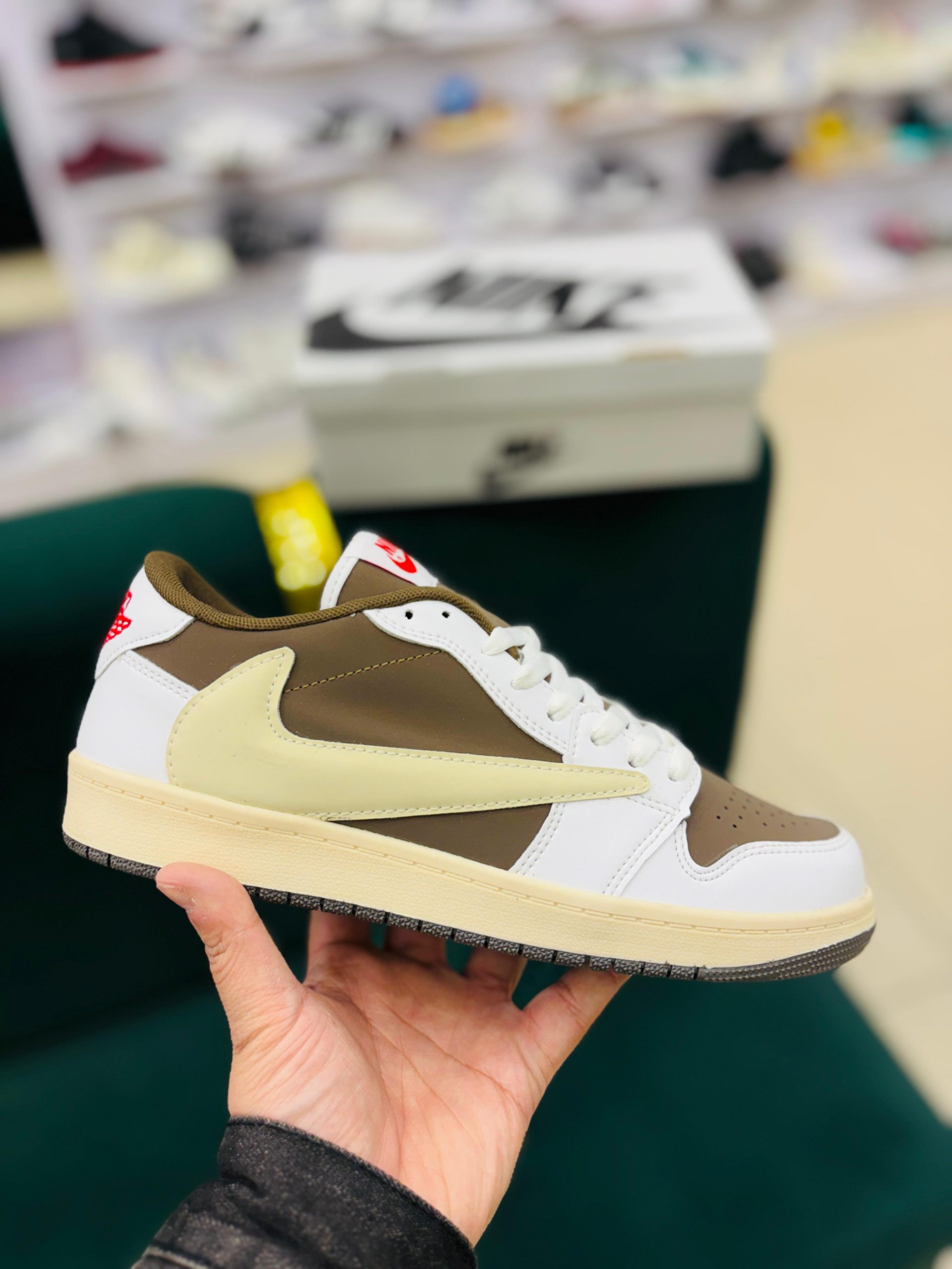 TRAVIS SCOTT REVERSE MOCHA