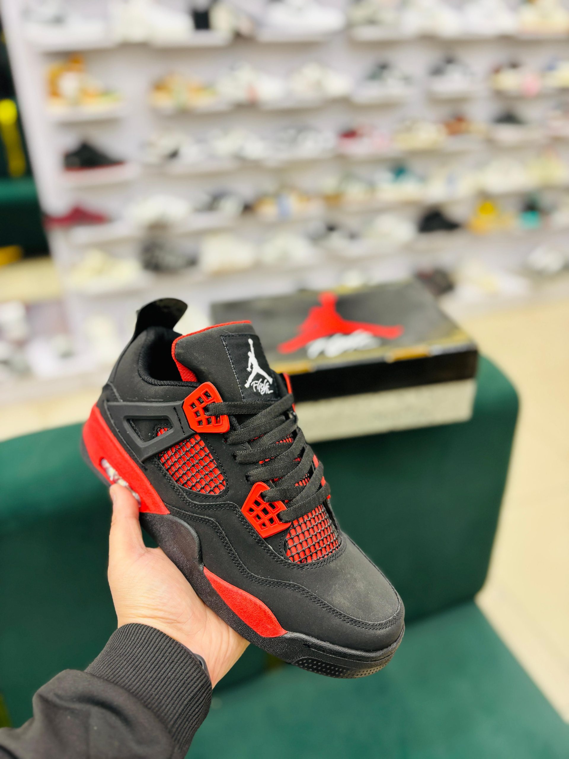 RETRO 4 BLACK RED