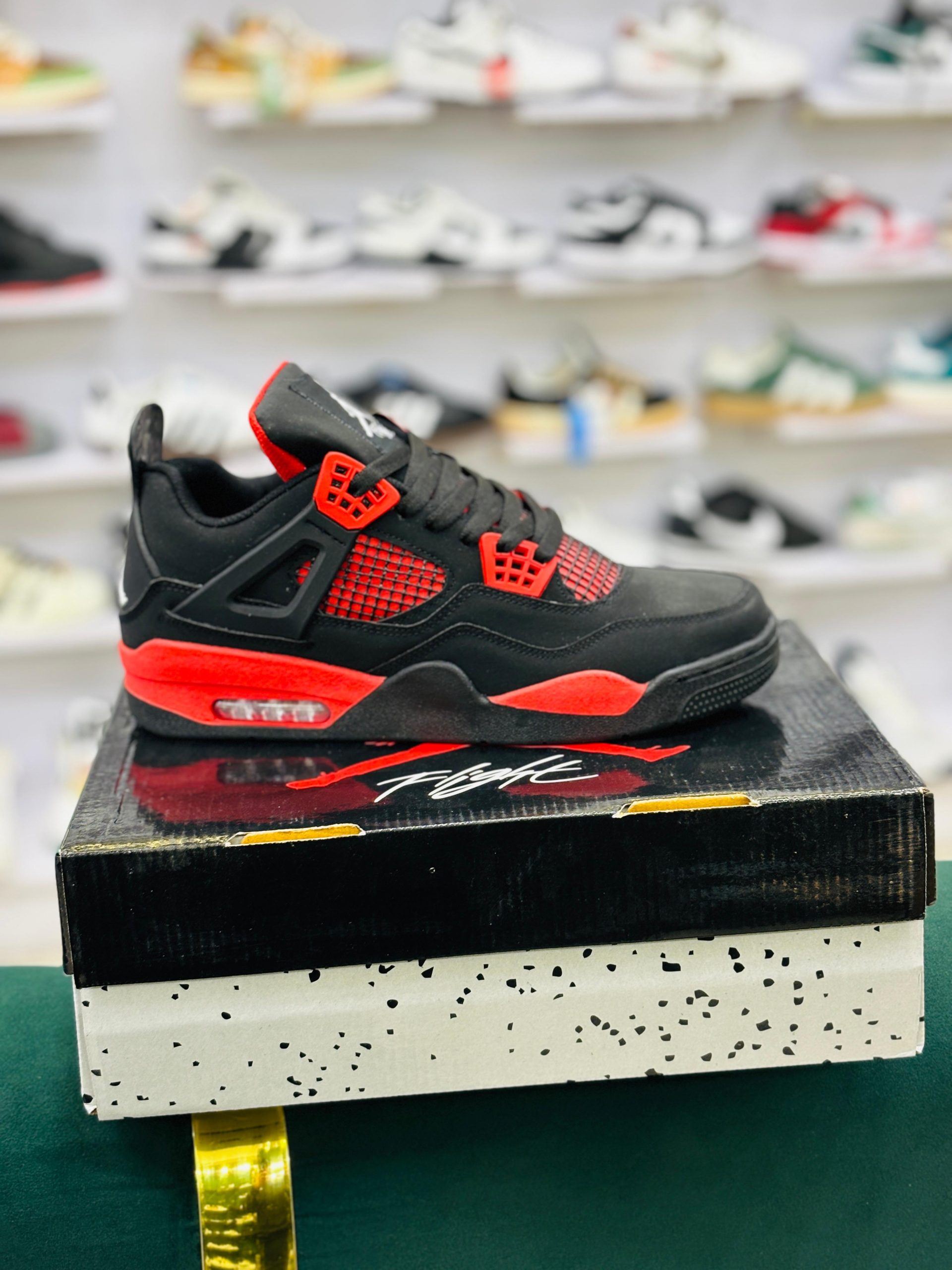 RETRO 4 BLACK RED