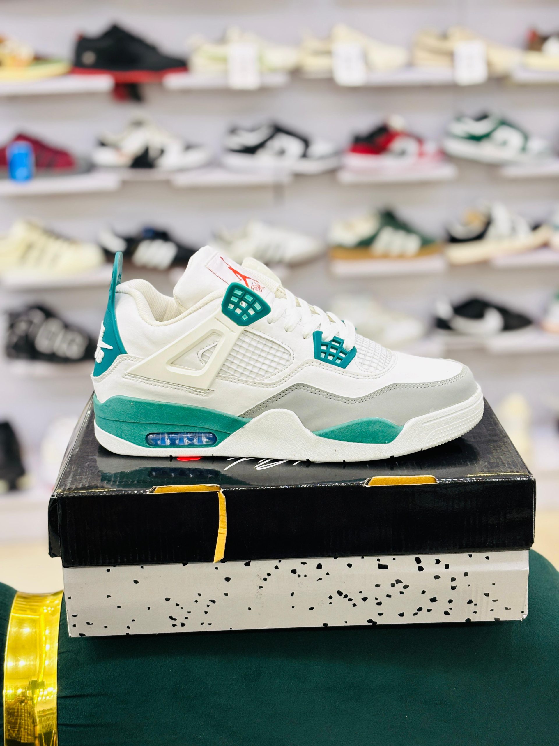 WhatsApp Image 2025-05-27 at 4.09.23 PM (2) RETRO 4 PINE GREEN