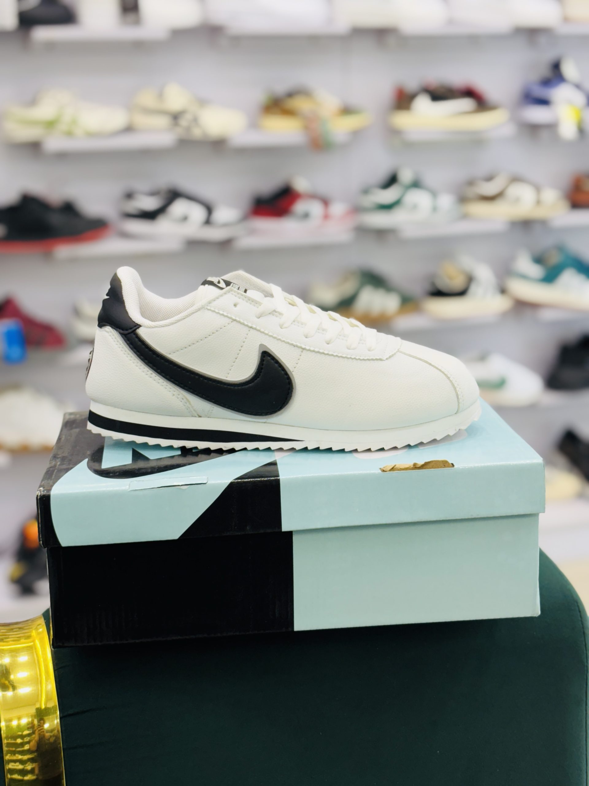 img_6048 CORTEZ WHITE BLACK