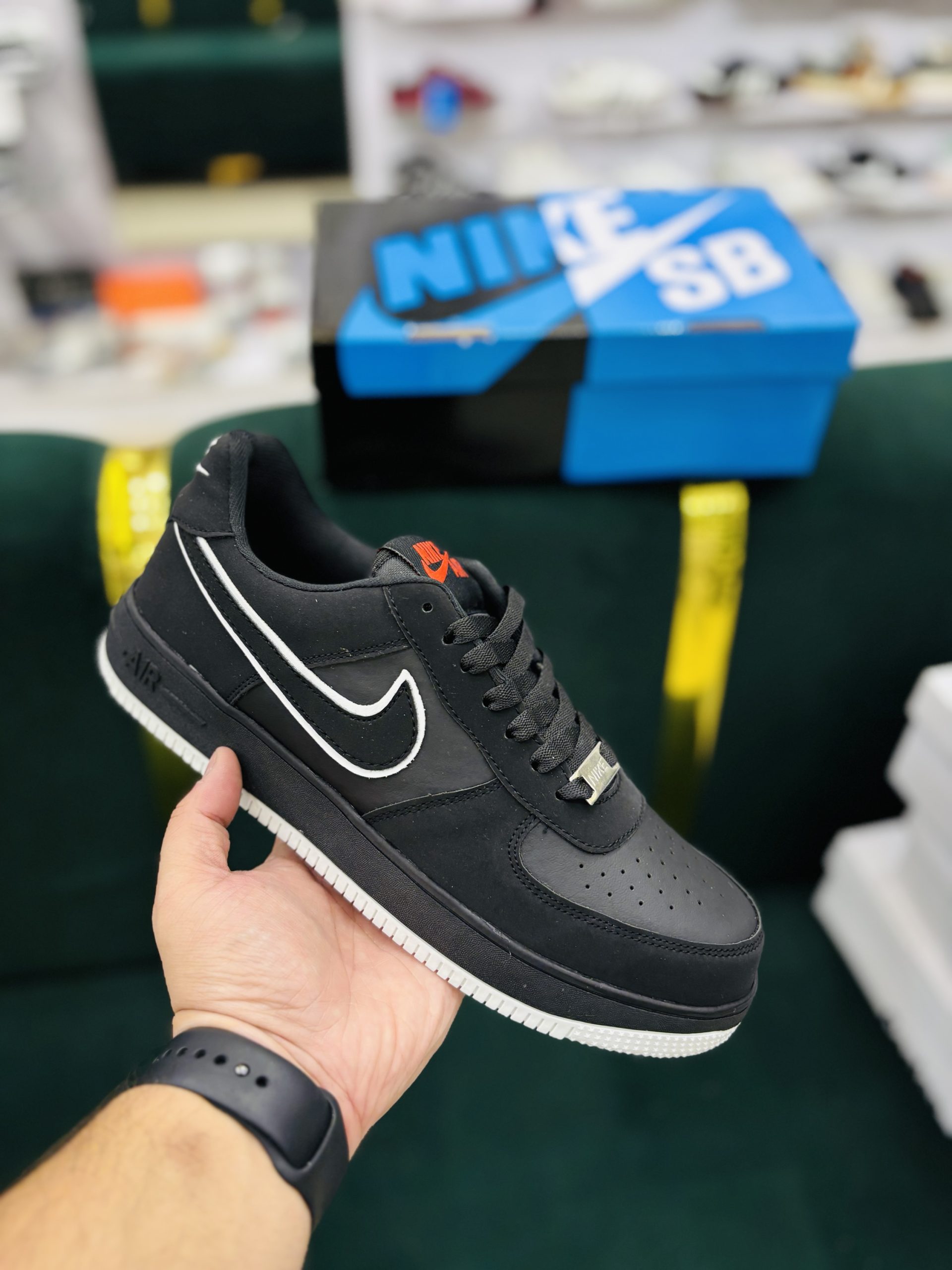 AIRFORCE 1 BLACK WHITE