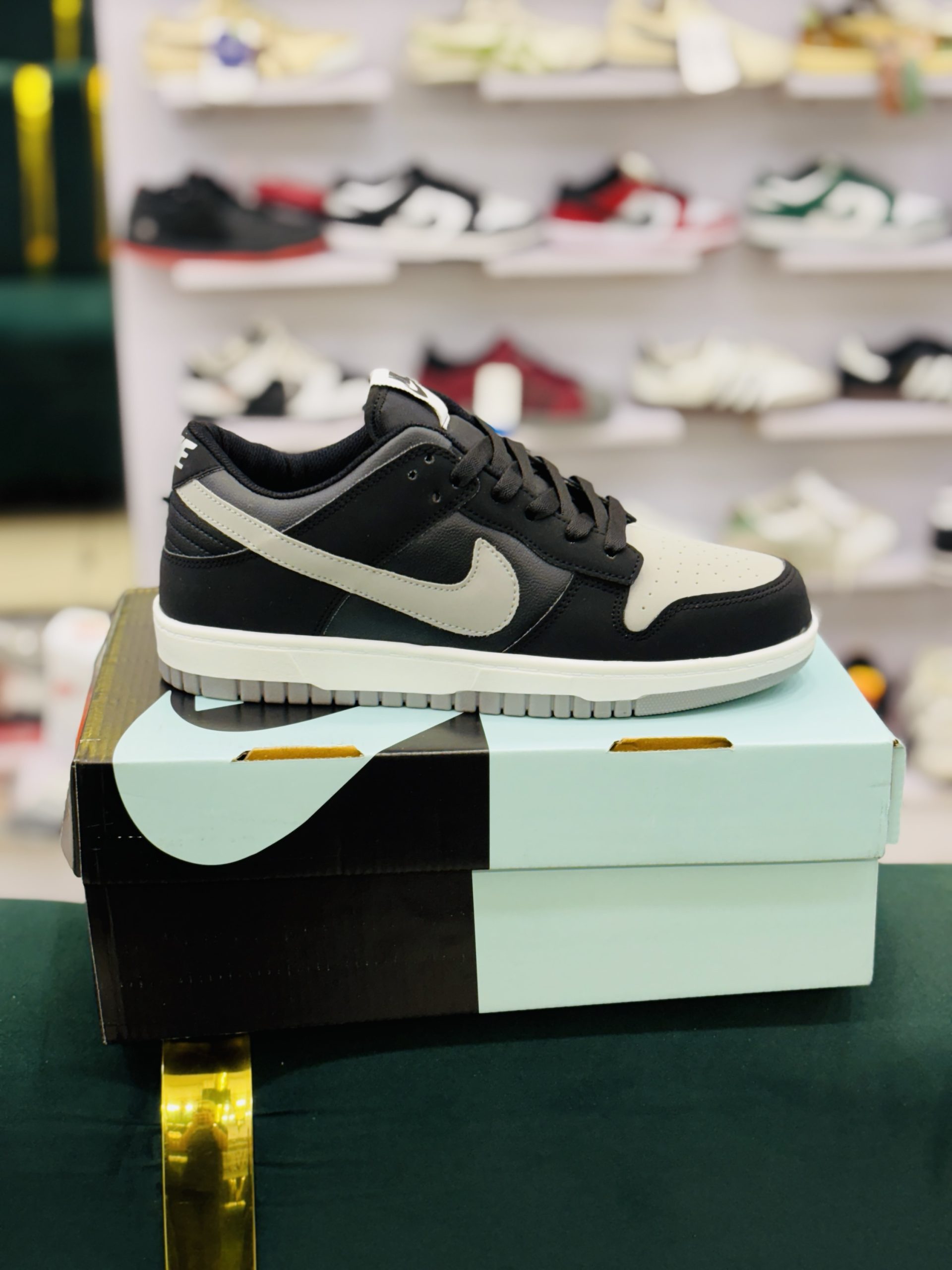 img_7024-2 SB DUNK BLACK GREY