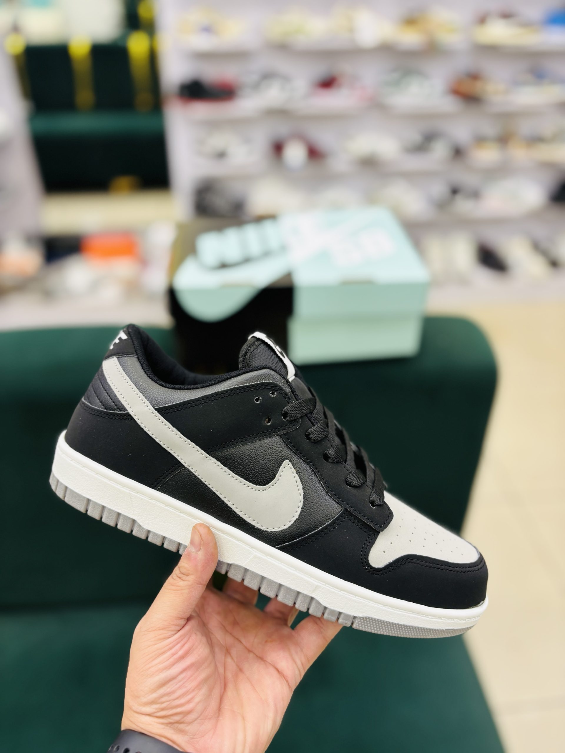 img_7025-2 SB DUNK BLACK GREY