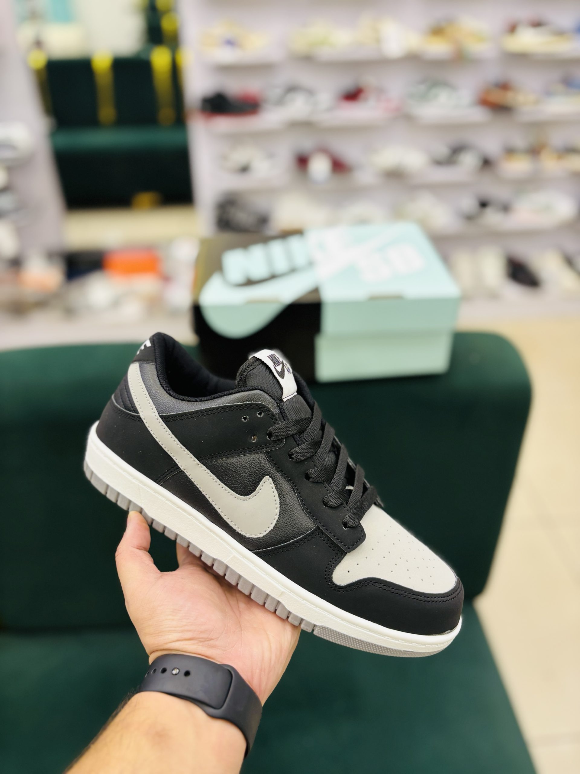 img_7026-2 SB DUNK BLACK GREY