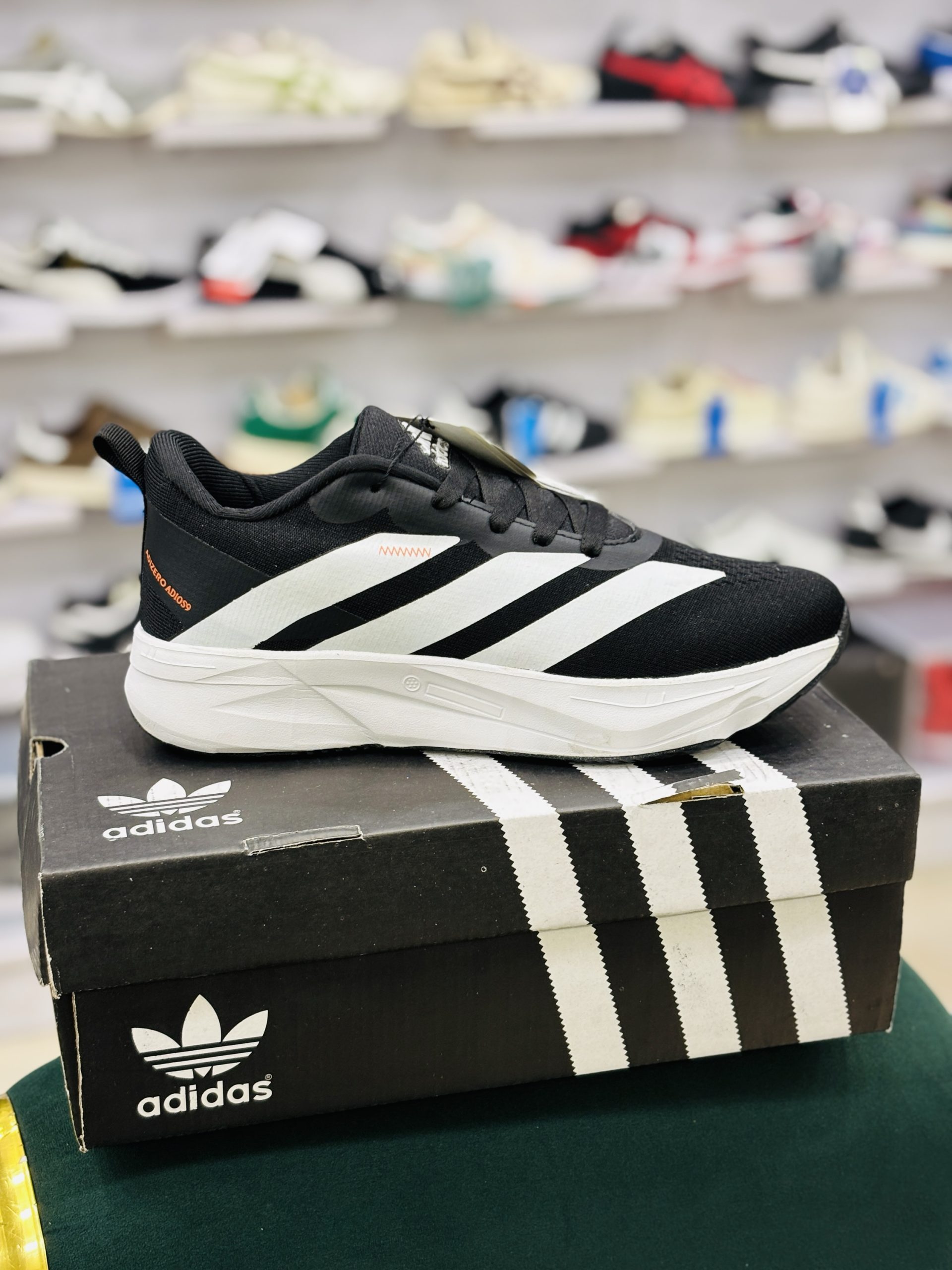 Adizero 4.0 black white