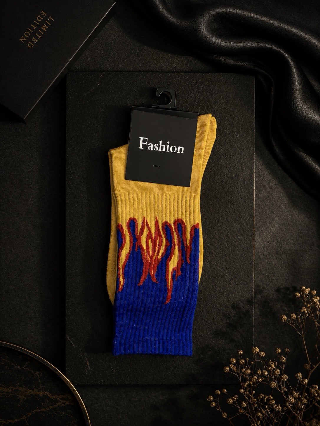 0b0fa47b-efe4-4aba-9ac0-fd19e481ded5-2 Flame socks